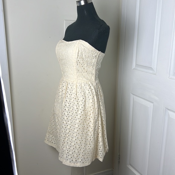 Blue Rain Strapless Guipure Eyelet lace Dress Size Medium - Picture 3 of 13